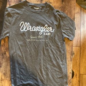 Wrangler t shirt, size small!